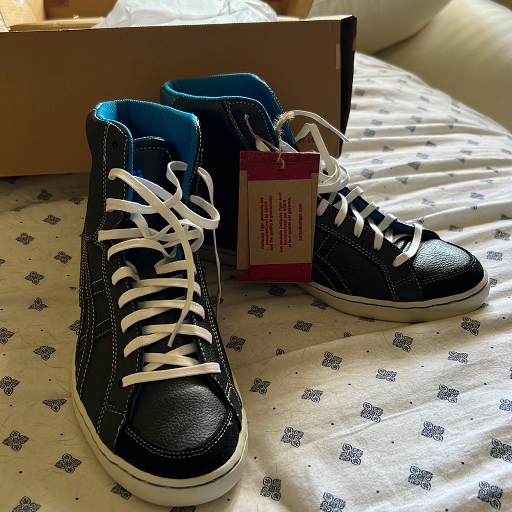 Onitsuka tiger by ASICS sneakers. New in box. Never worn.